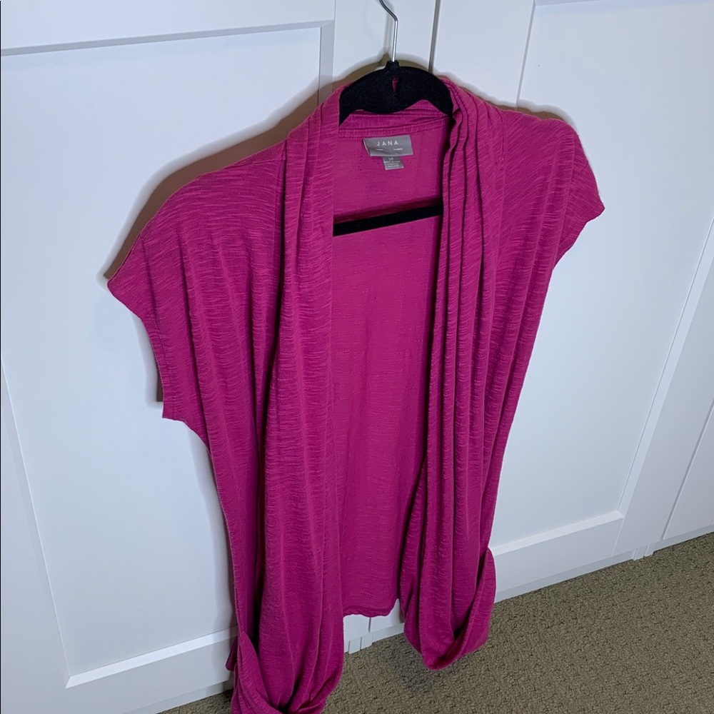 JANA SHORT SLEEVES KNITTED CARDIGAN
SZ Small Hot Pink